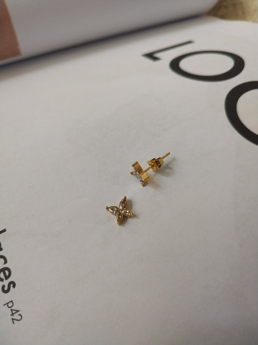 Amaryllis Stud Earrings