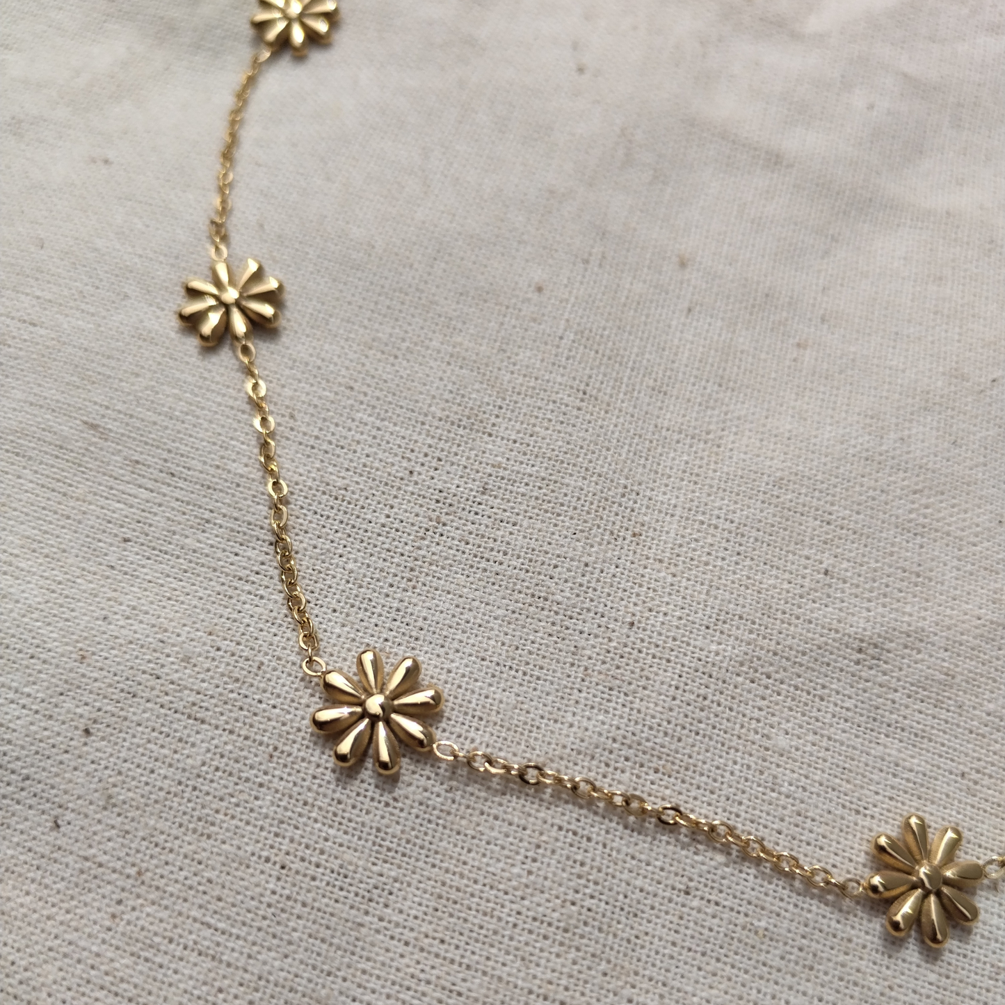 Daisy Necklace