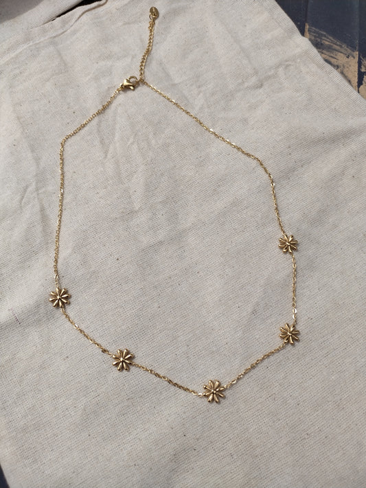 Daisy Necklace