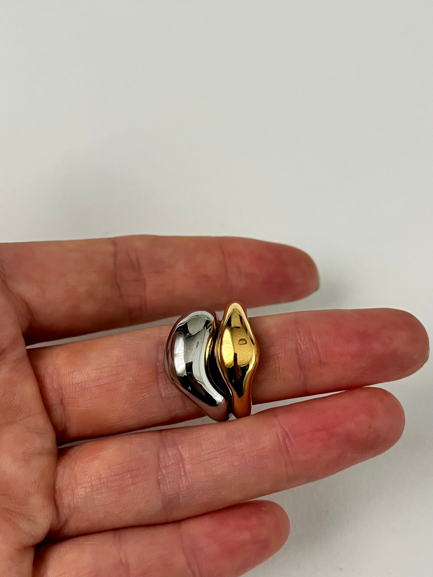 Cluster Rings